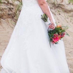 Beautiful Tank-style Wedding Dress